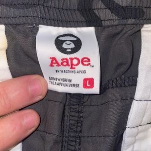 AAPE BY A BATHING APE DETACHABLE CARGO PANTS (SZ L) WORN ONCE LAST PAIR IN STORE